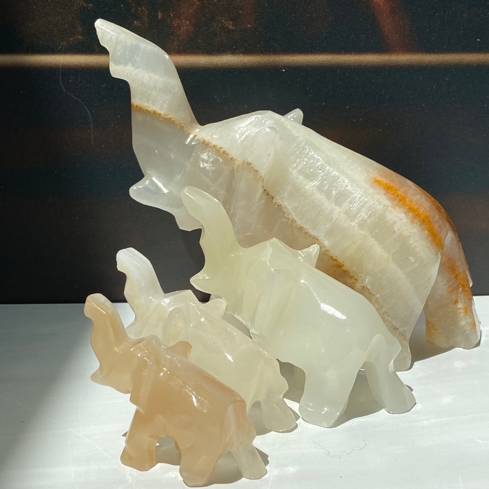 Vintage Onyx Trunk Up Elephant Family Set of 4 Hand Carved Stone Figurines